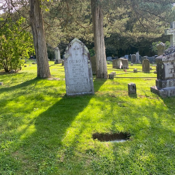 𝔐𝔞𝔯'𝒔 𝑴𝔞𝔡𝔡 𝐂𝒍ℴ𝓈ℯ𝘵✨ - Picture 2 of 3